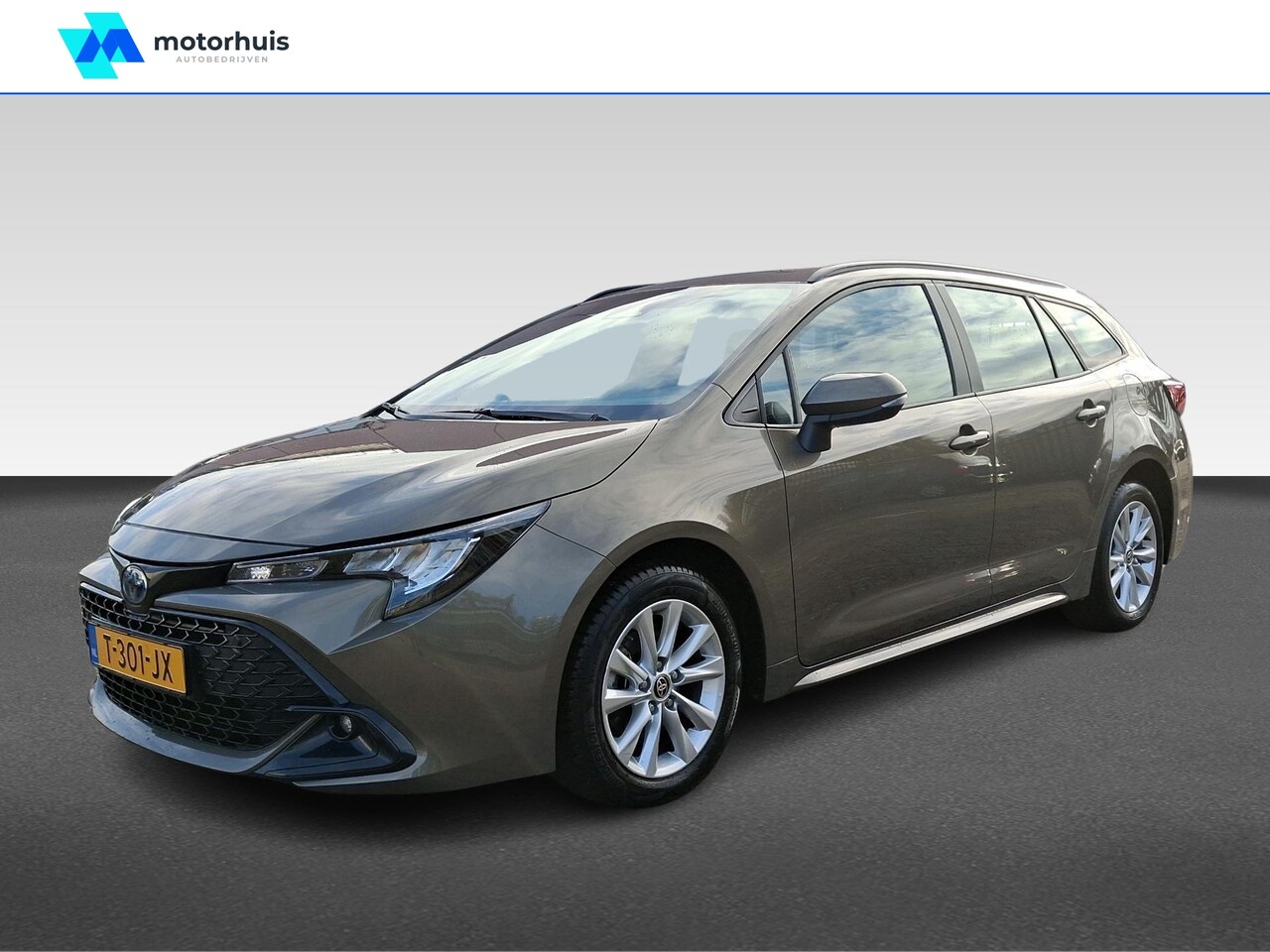 Toyota Corolla Touring Sports - 1.8 Hybrid Active | AUT | NAV | CARPLAY | CLIMATE - AutoWereld.nl