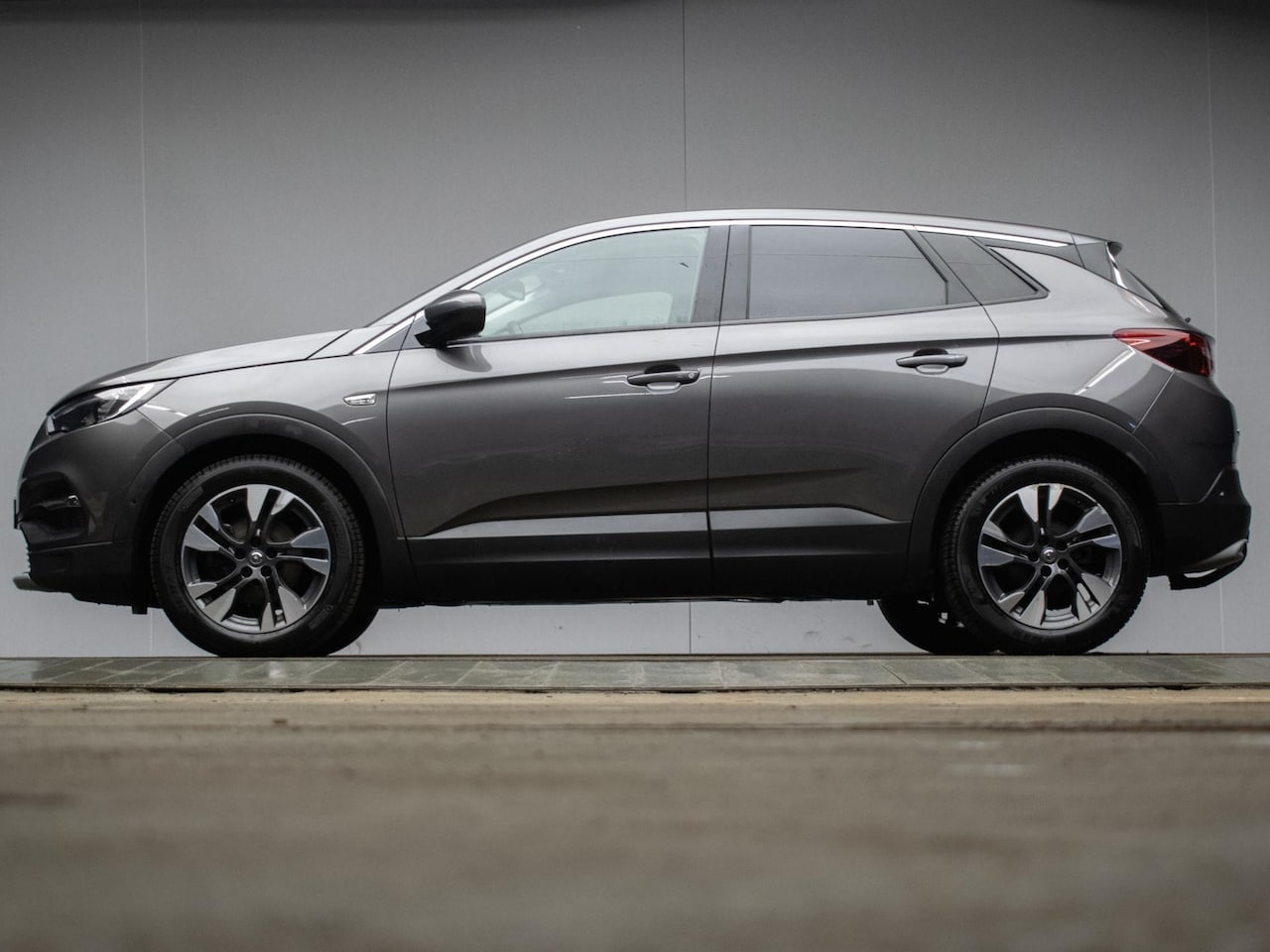 Opel Grandland X - 1.2 Turbo Business Executive Sport (APPLE CARPLAY,NAVI,CAMERA,CLIMATE,CRUISE,PDC,TREKHAAK, - AutoWereld.nl