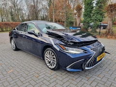 Lexus ES - 300h President Line