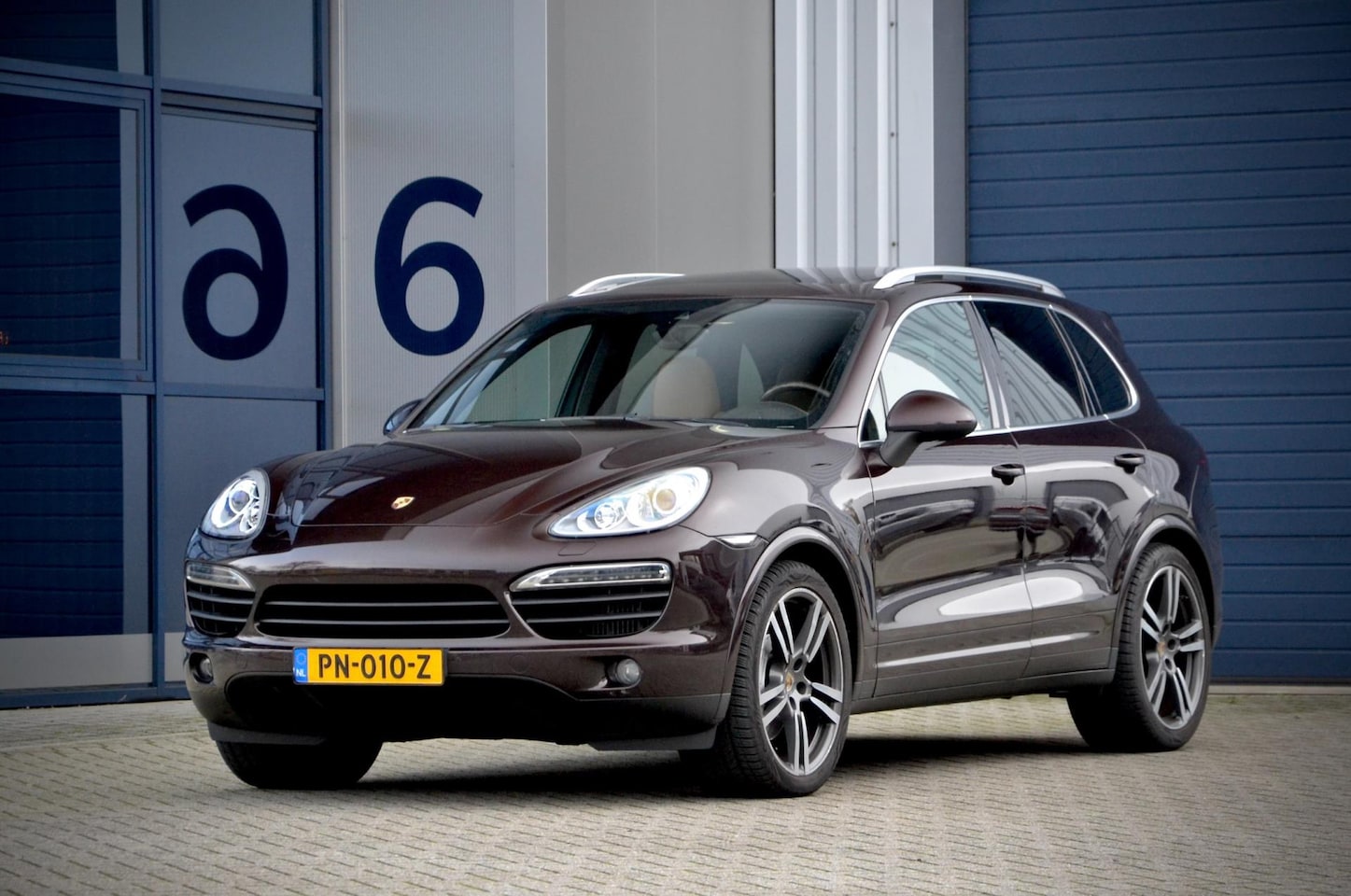Porsche Cayenne - 4.2 V8 D S / Pano / Luchtvering / Comf. Stoelen / Sport Chrono / Full Option - AutoWereld.nl