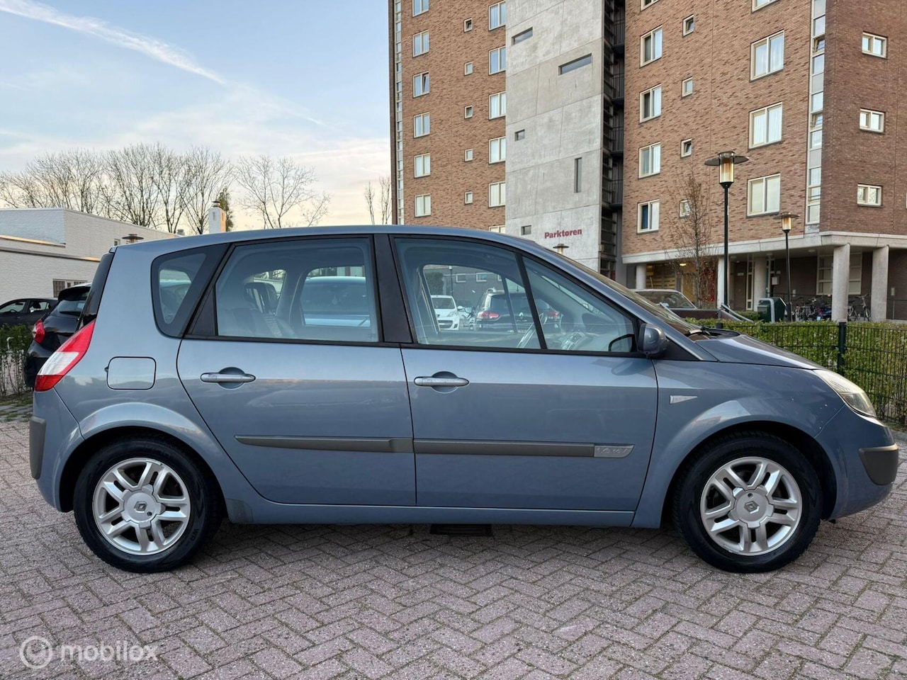 Renault Scénic - 1.6-16V Expression Comfort 1.6-16V Expression Comfort - AutoWereld.nl