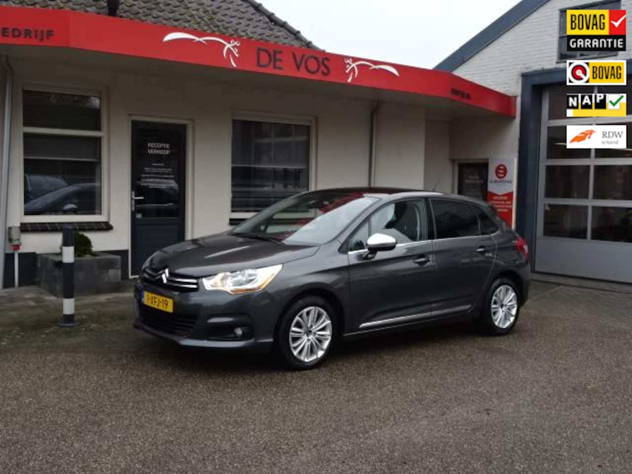 Citroën C4 - 1.2 PureTech Collection - AutoWereld.nl