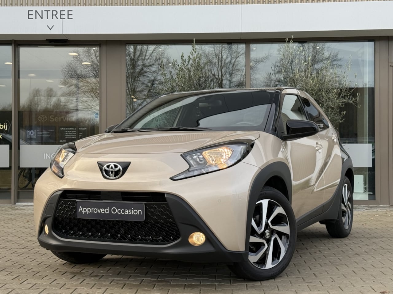 Toyota Aygo X - 1.0 VVT-i S-CVT Pulse Bi-tone | Parkeersensoren V+A | - AutoWereld.nl