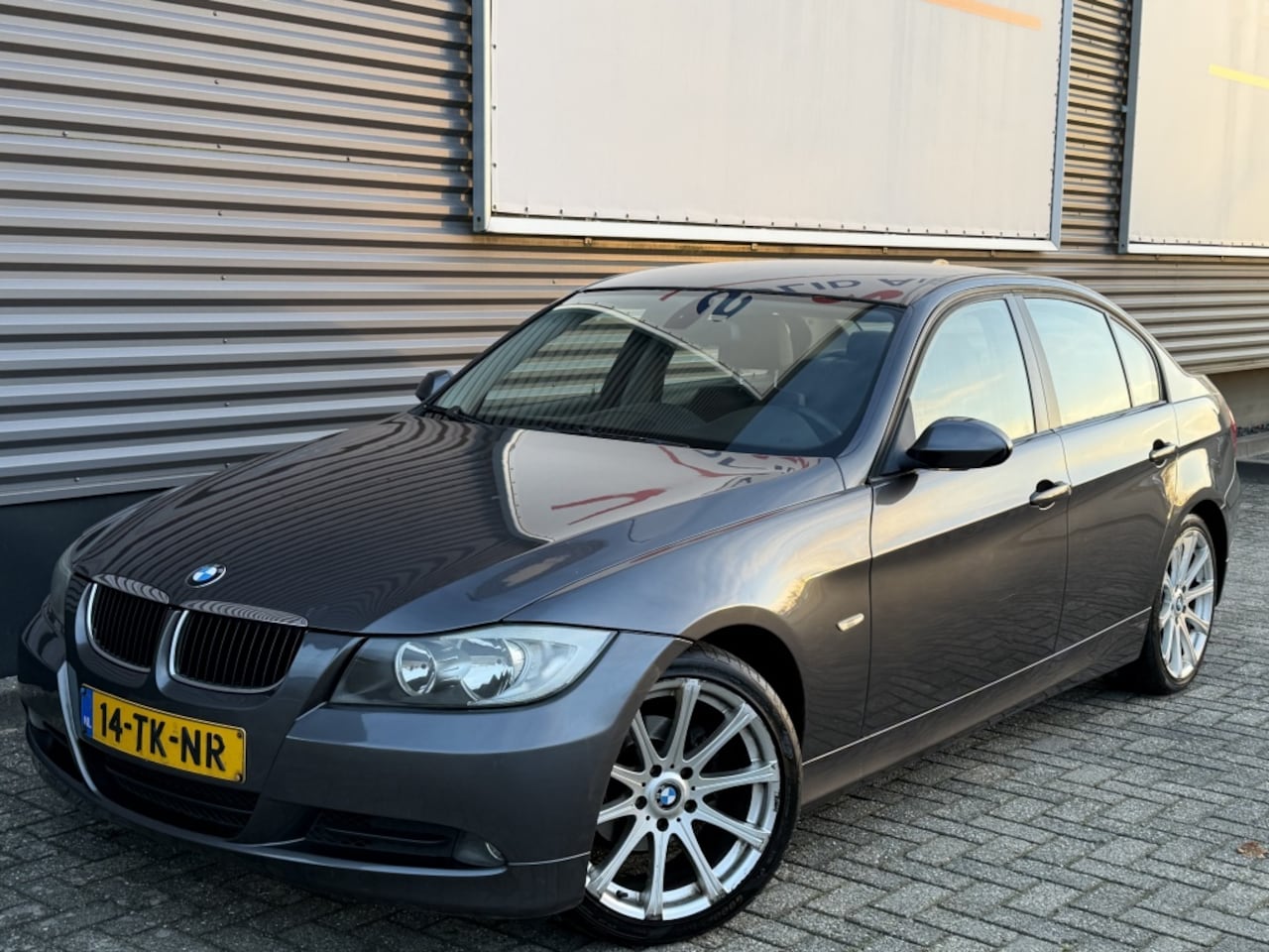 BMW 3-serie - 320i 150PK High Executive / NAP / Trekhaak / NW APK / 2006 - AutoWereld.nl