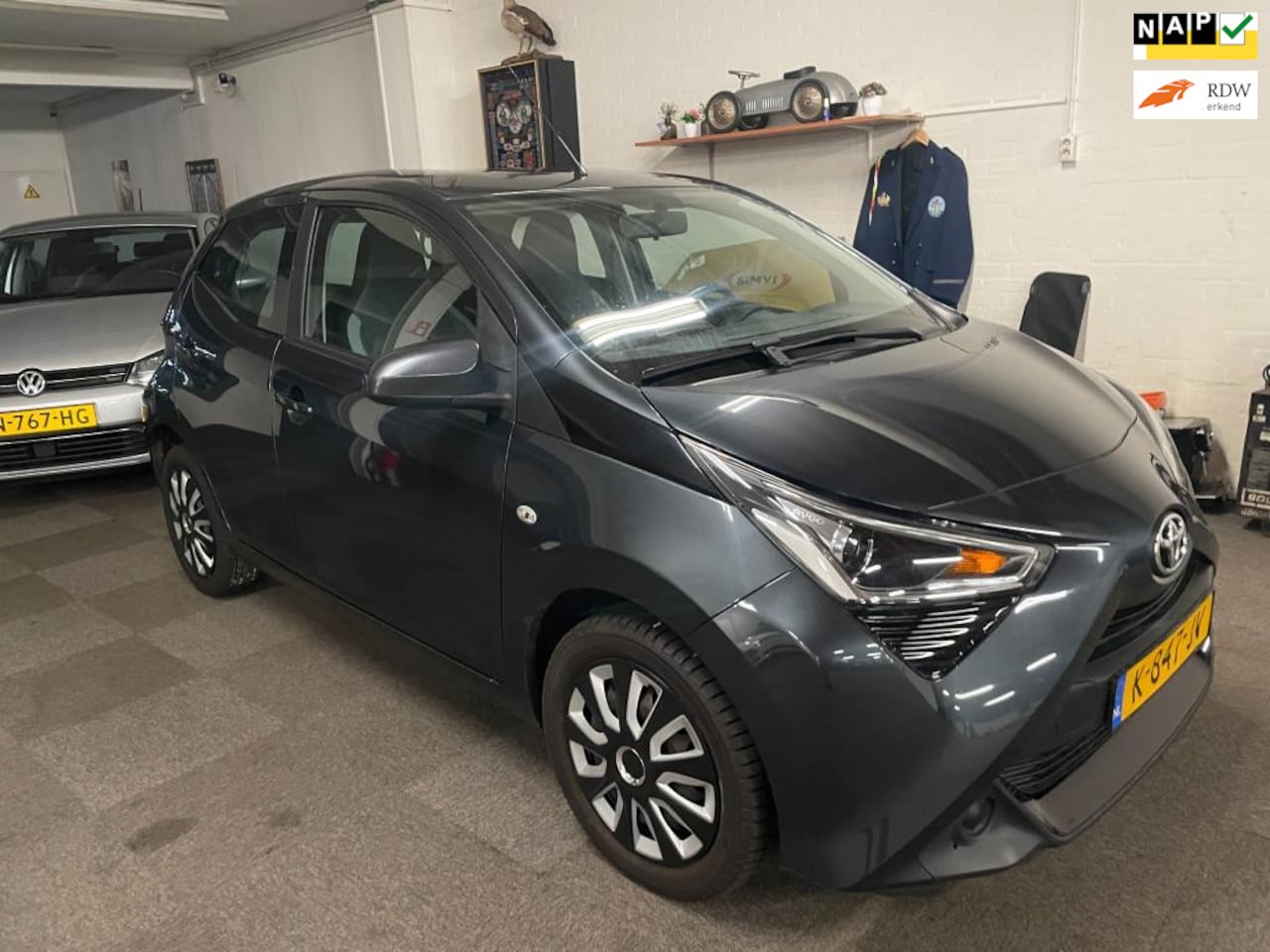 Toyota Aygo - 1.0 VVT-i x-play Carplay Airco Cruis control - AutoWereld.nl