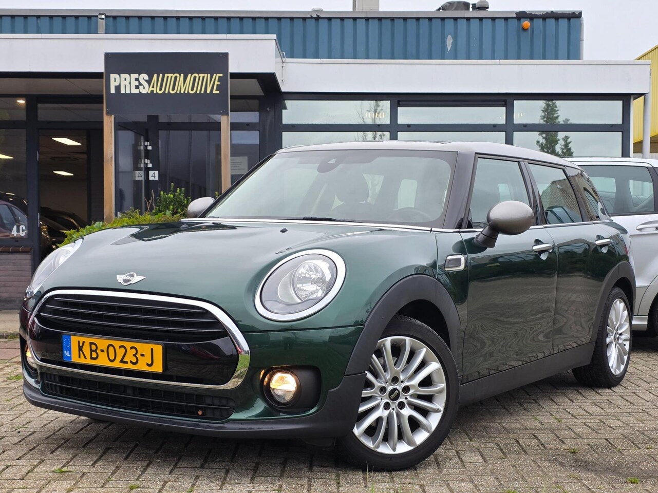 MINI Clubman - Mini 1.5 Cooper Business |AIRCO|CRUISE|NAVI|PDC - AutoWereld.nl