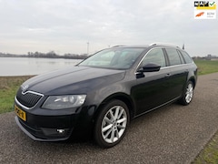 Skoda Octavia Combi - 1.6 TDI Greentech Elegance Businessline