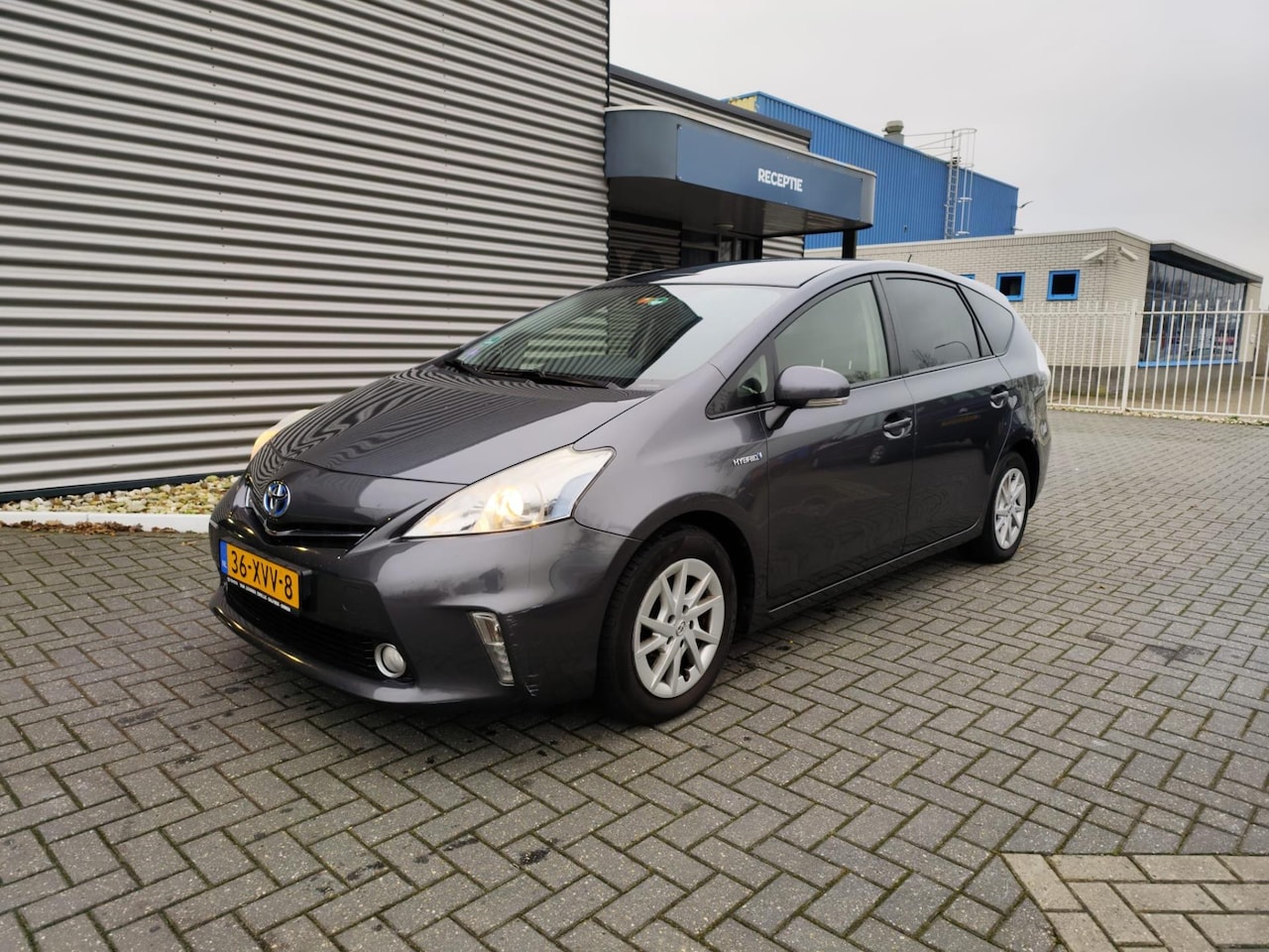 Toyota Prius Wagon - 1.8 Aspiration 96g - AutoWereld.nl