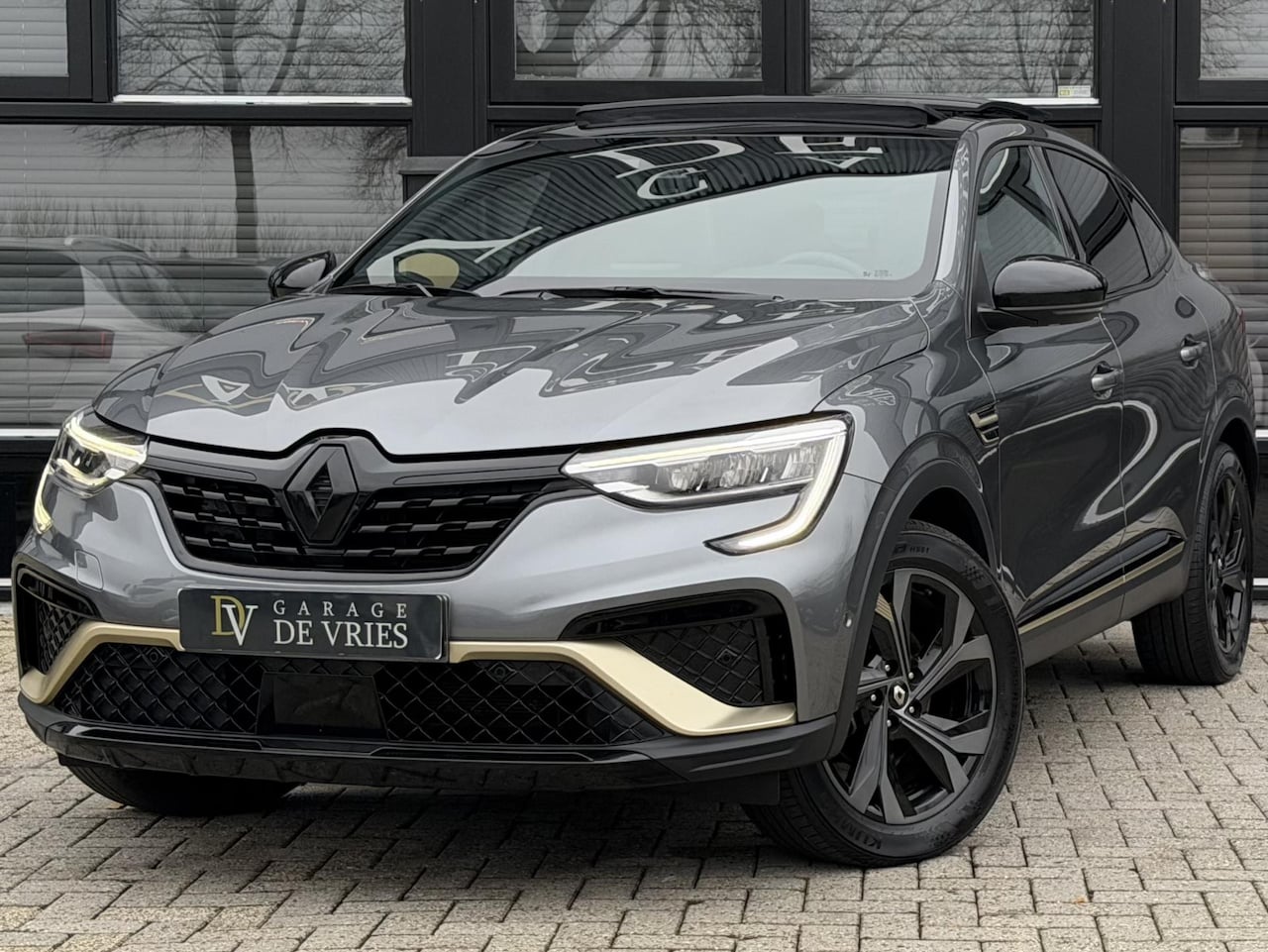 Renault Arkana - 1.6 E-Tech Hybrid 145 R.S. Line Panoramadak Full Option - AutoWereld.nl