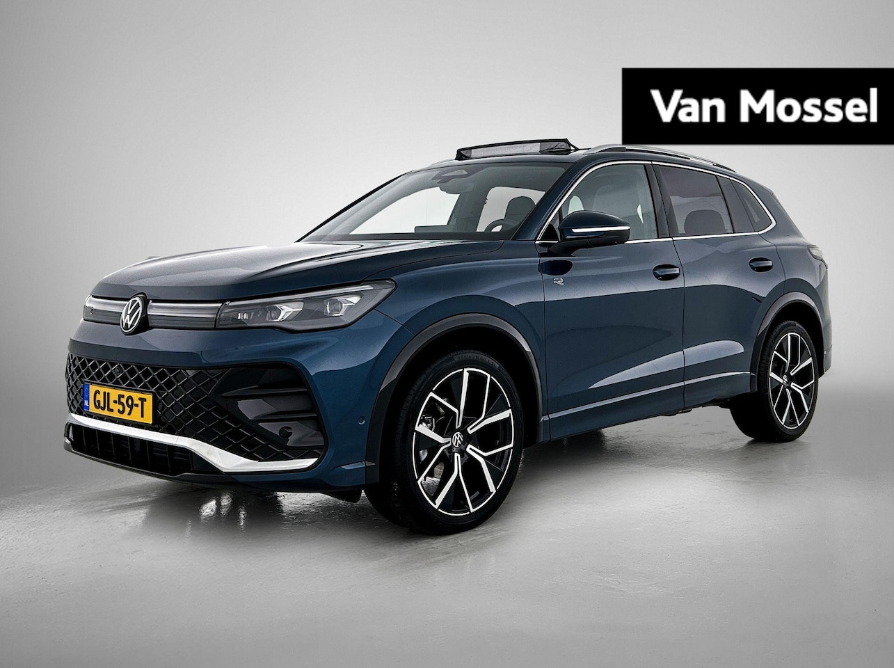 Volkswagen Tiguan - 1.5 eTSI R-Line Business | 150 PK | Automaat | 360 * Camera (Helicopter View) | Panorama D - AutoWereld.nl