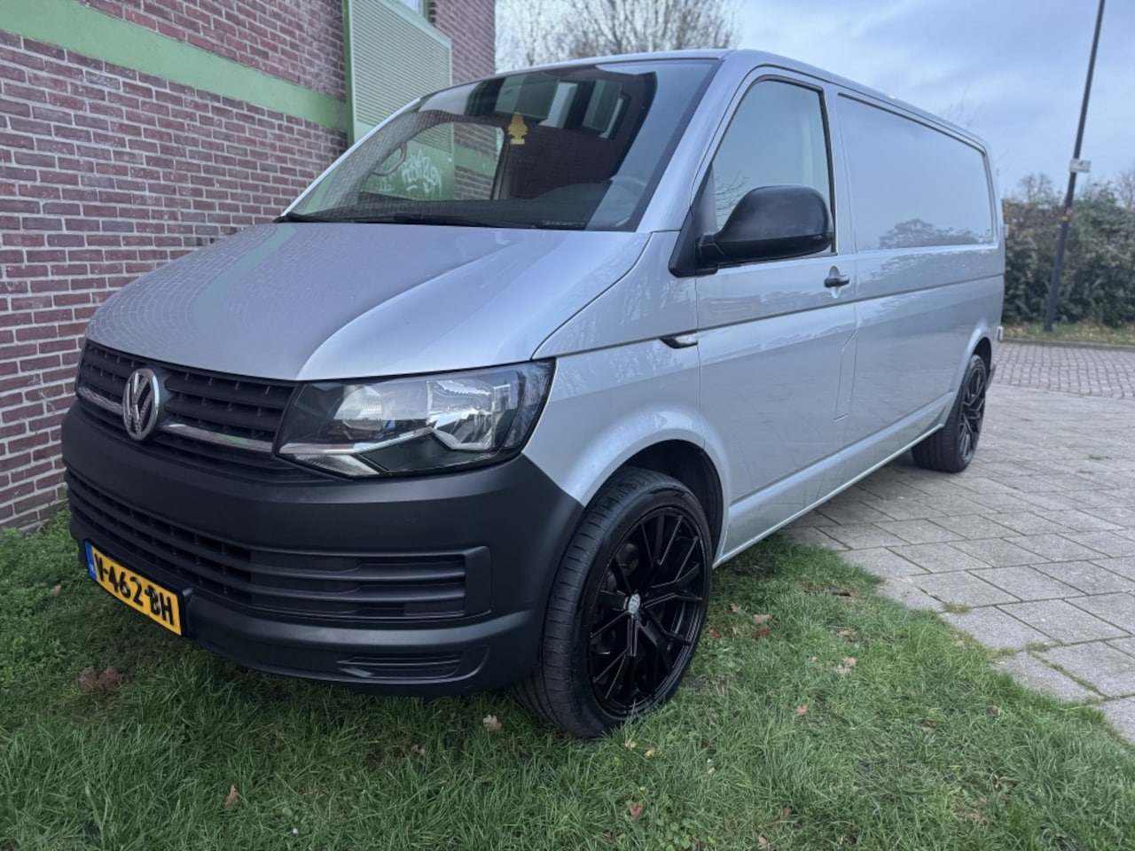 Volkswagen Transporter - 2.0 TDI L2H1*2017*Airco|Pdc|Cruise|Lmv|Nav - AutoWereld.nl