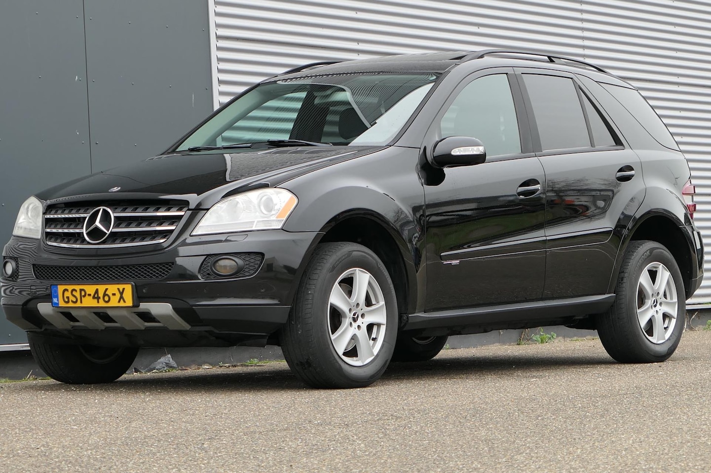 Mercedes-Benz M-klasse - 350 Youngtimer Navi Leder Schuifdak Harman/kardon - AutoWereld.nl
