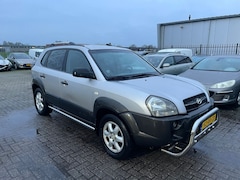 Hyundai Tucson - 2.0i Active| LEES ADV | MOTOR LOOPT NIET