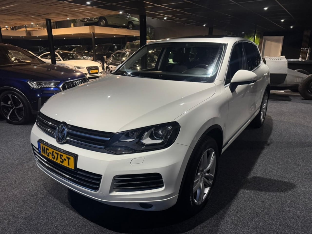 Volkswagen Touareg - 3.0 TDI Highline 2011 Wit Trekhaak Panoramadak - AutoWereld.nl