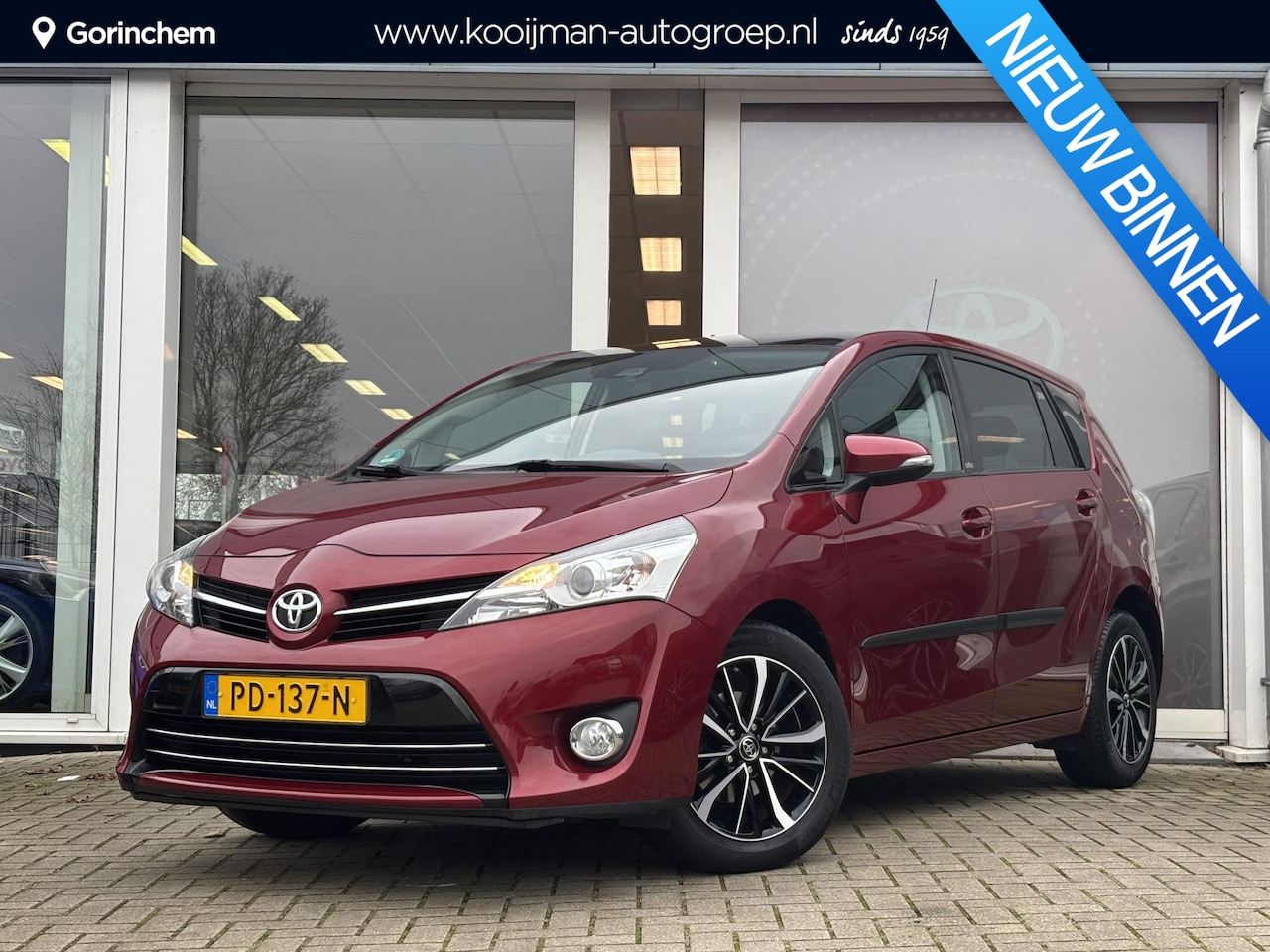 Toyota Verso - 1.8 VVT-i Volcano Edition Automaat | Panoramadak | Navigatie | Camera | Zeer mooi en compl - AutoWereld.nl