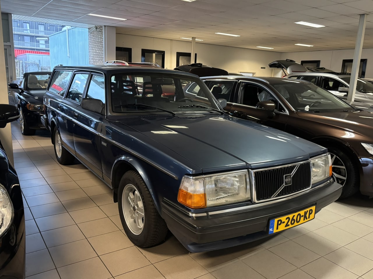 Volvo 240 - 2.3 Aut Airco SRS Leder Cruisecontrol UNIEK - AutoWereld.nl