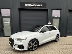 Audi A3 Sportback - 45 TFSIe S edition Competition PANO l LED