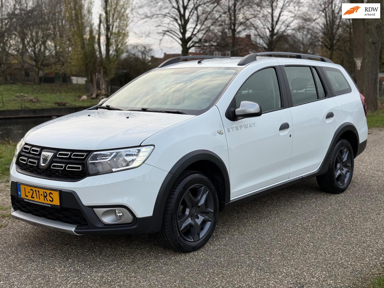 Dacia Logan MCV - 0.9 TCe SL Royaal|Airco|Navi|Camera - AutoWereld.nl