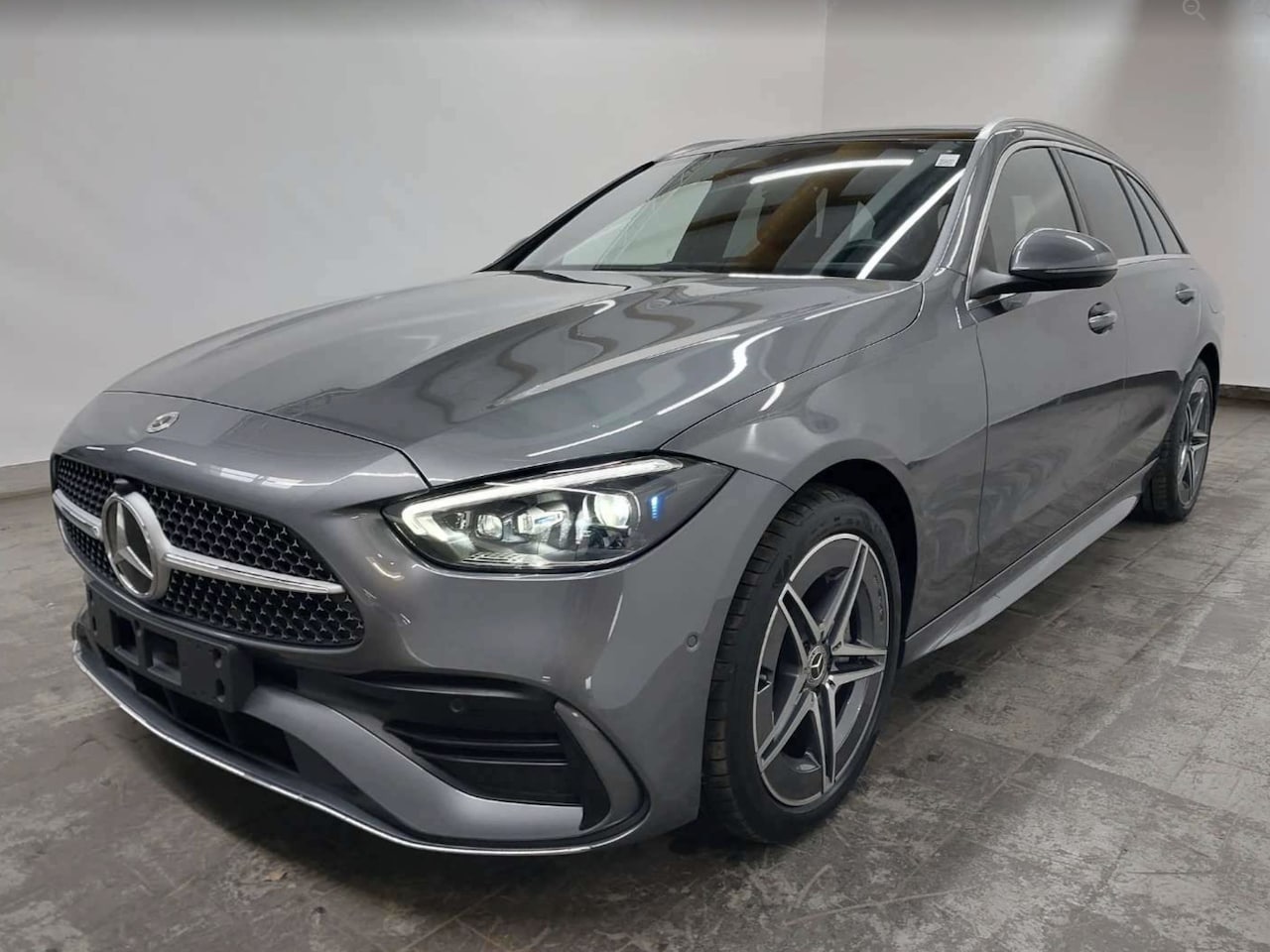 Mercedes-Benz C-klasse Estate - 300 e AMG Line |Pano|Burmester|Multibeam|Leder|Sfeer|Trekhaak - AutoWereld.nl