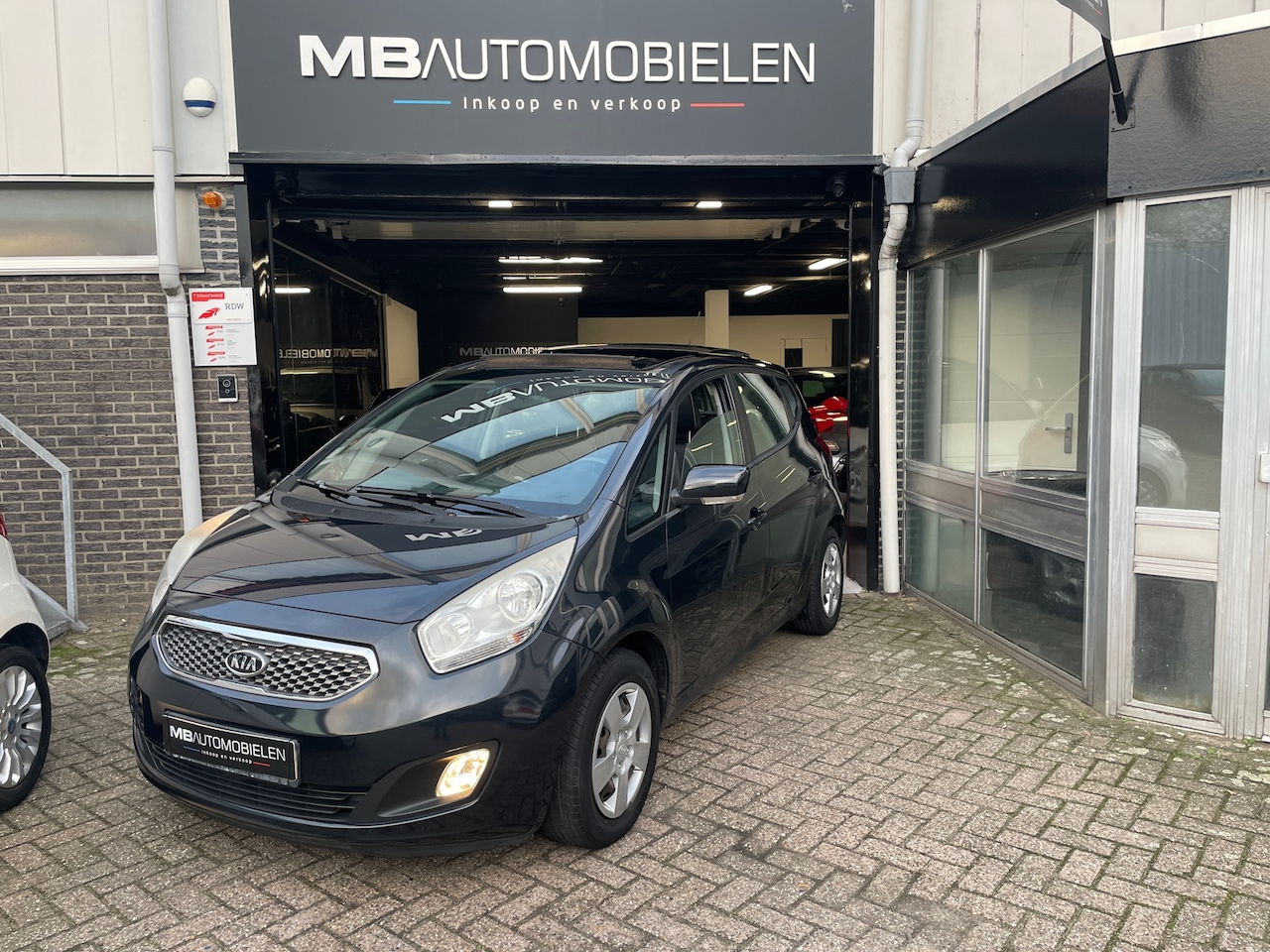 Kia Venga - 1.4 CVVT X-ecutive-Panoramadak/APK/Airco/Lichte schade!! - AutoWereld.nl