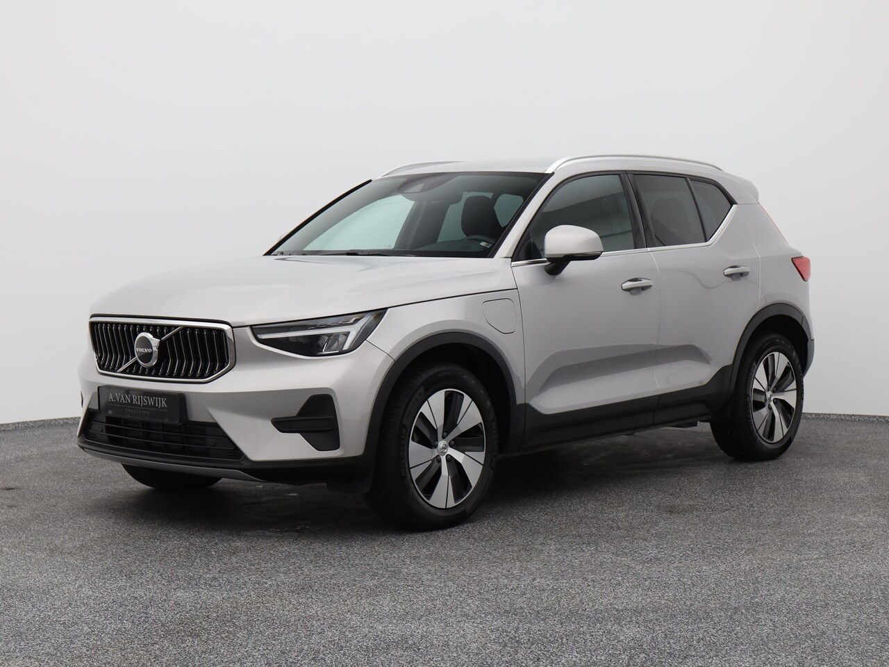 Volvo XC40 - 1.5 T4 Plug-in hybrid Core Bright | CAMERA | KEYLESS - AutoWereld.nl