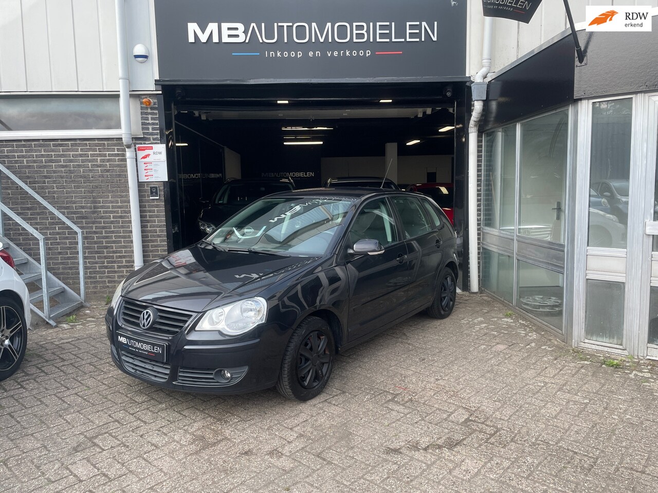 Volkswagen Polo - 1.4-16V Trendline/5 deurs/Airco/Distrbutieriem vervangen /Apk/zwart metalic! - AutoWereld.nl
