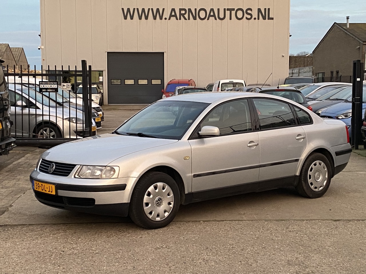 Volkswagen Passat - 1.8-5V Trendline 1.8-5V 126 PK Trendline, 1E EIGENAAR, 190.190 KM NAP, AIRCO(CLIMA), CRUISE CONTROL, 4X ELE - AutoWereld.nl