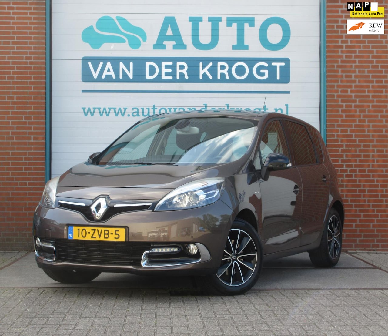 Renault Scénic - 1.2 TCe Bose 1.2 TCe Bose, 1e Eig, Trekhaak, Dak, Navi, APK 5-26 - AutoWereld.nl