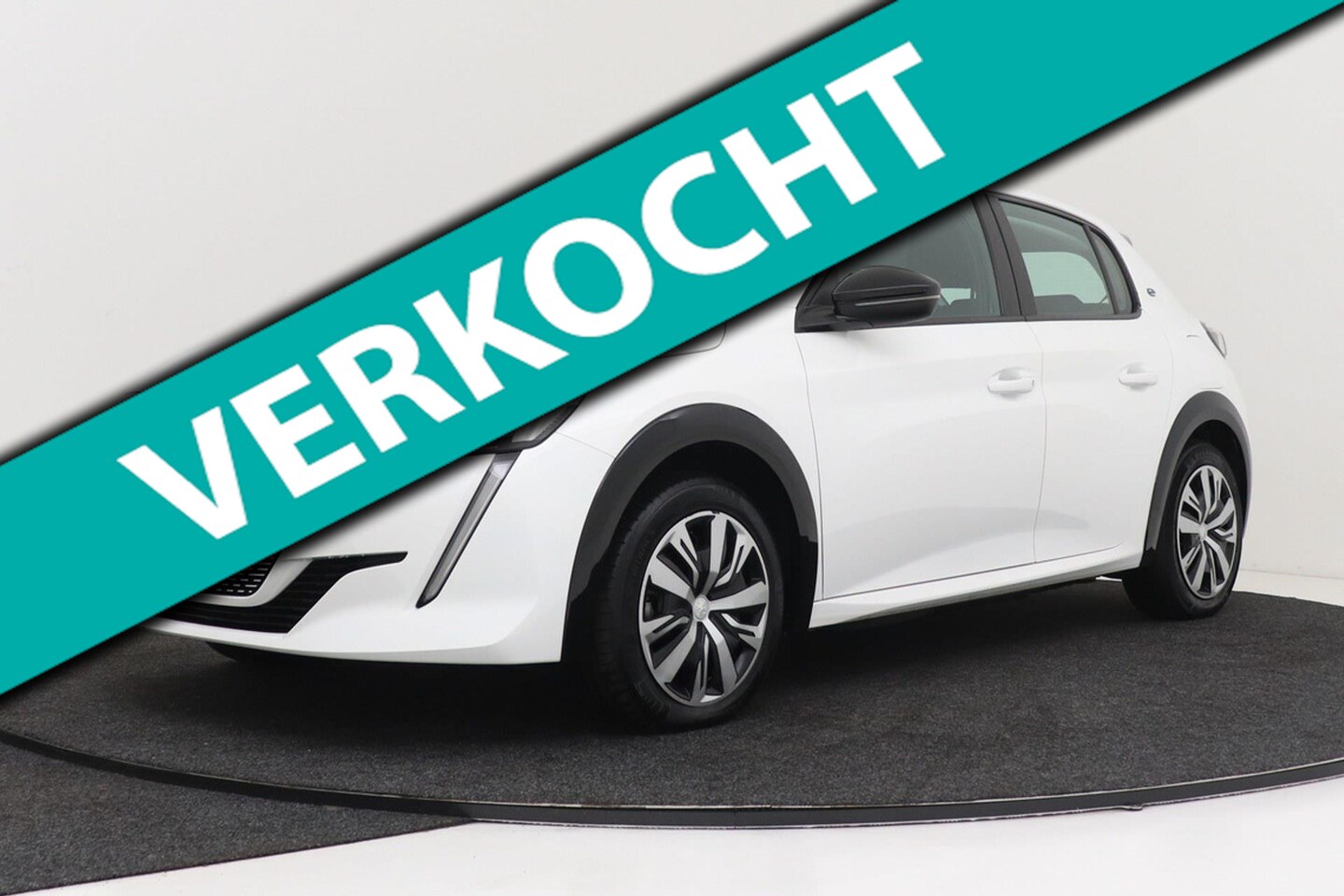 Peugeot e-208 - EV Active 50 kWh | Org NL | CarPlay | 3-Fase | Keyless Start | 56.000 KM! | - AutoWereld.nl