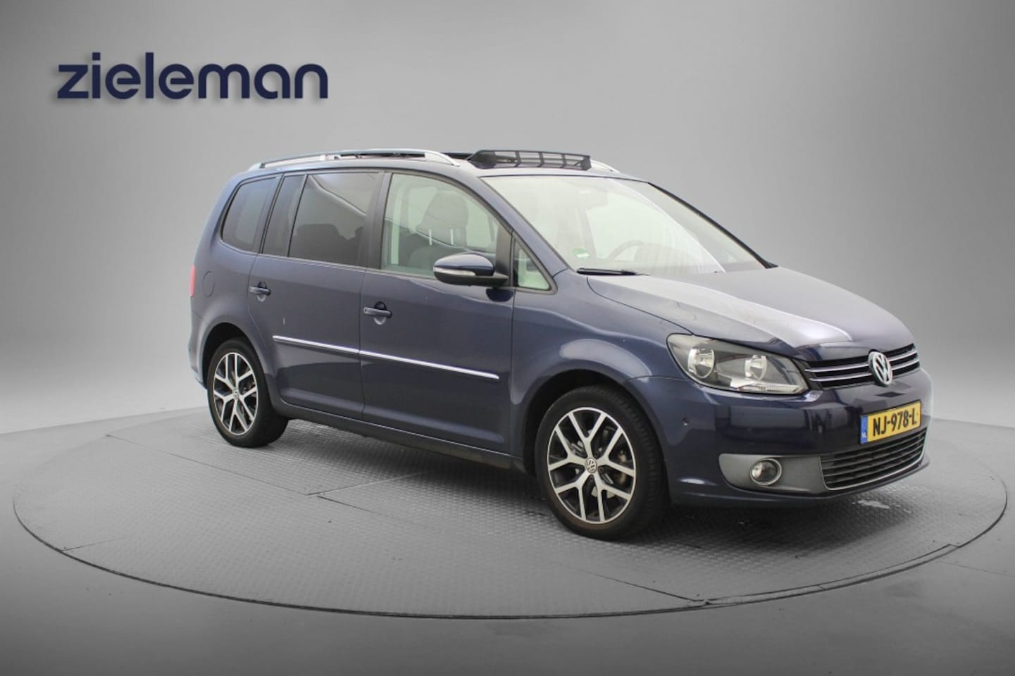 Volkswagen Touran - 1.4 TSI Highline - Panorama, Navi, Stoelverw, Clima, Cruise, Trekhaak - AutoWereld.nl