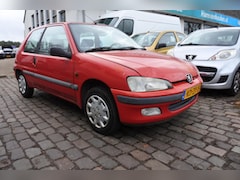 Peugeot 106 - 1.1 Sport 114 dkm N.A.P. nw apk 9-12-2026 met trekhaak