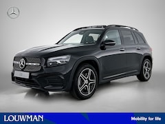 Mercedes-Benz GLB - 180 Business Solution AMG 7p. | Trekhaak | Derde zitrij voor twee personen | Nightpakket |