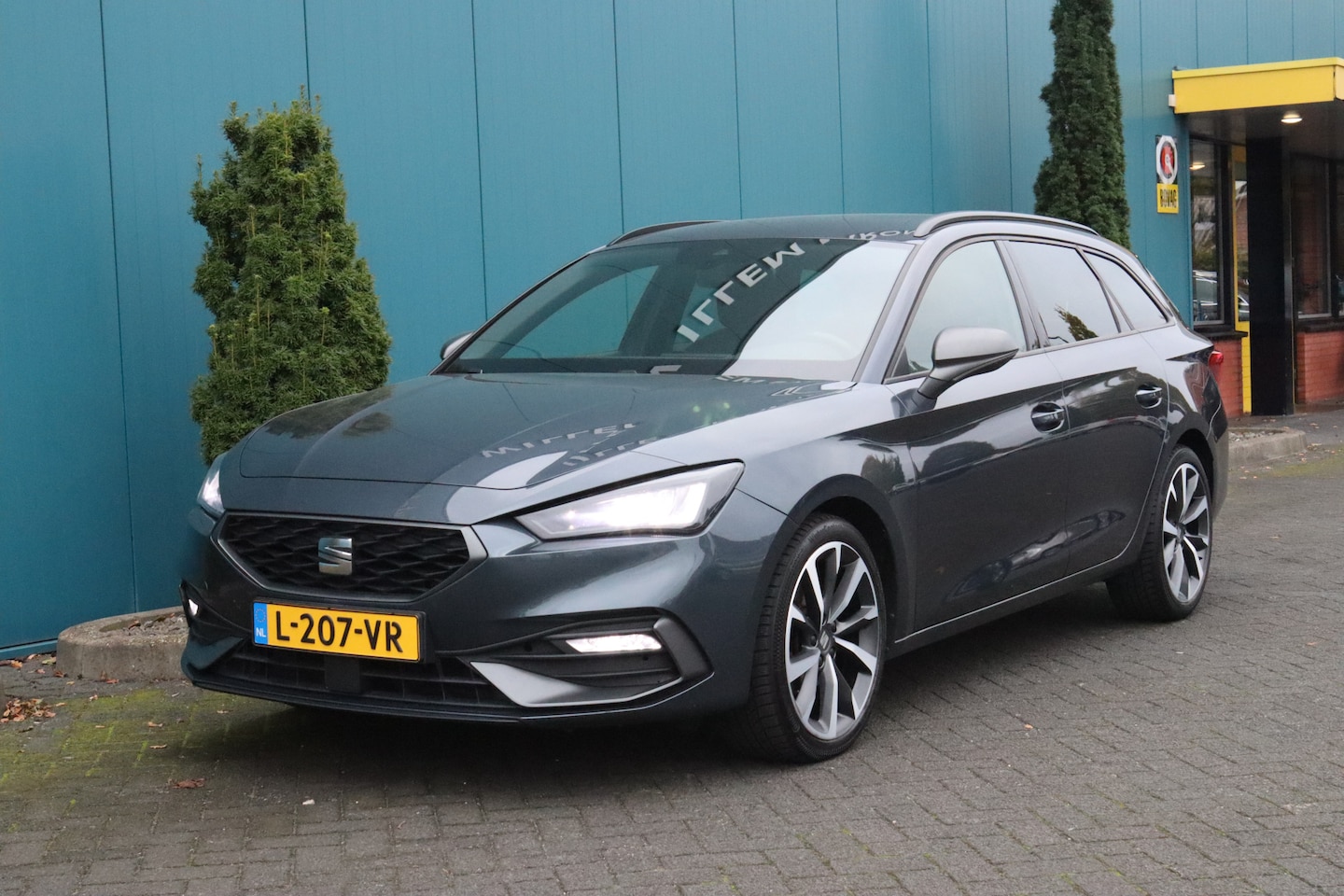 SEAT Leon Sportstourer - 1.5 TSI 150 PK FR CARPLAY|CRUISE|DIGI.DASHB|LED|DAB|PDC|18'LMV|PDC 1'EIG - AutoWereld.nl