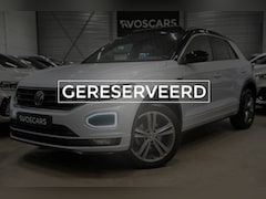 Volkswagen T-Roc - 1.5 TSI 3x R-Line DSG * Pano - Virtual - Trekhaak - Camera - ACC - App