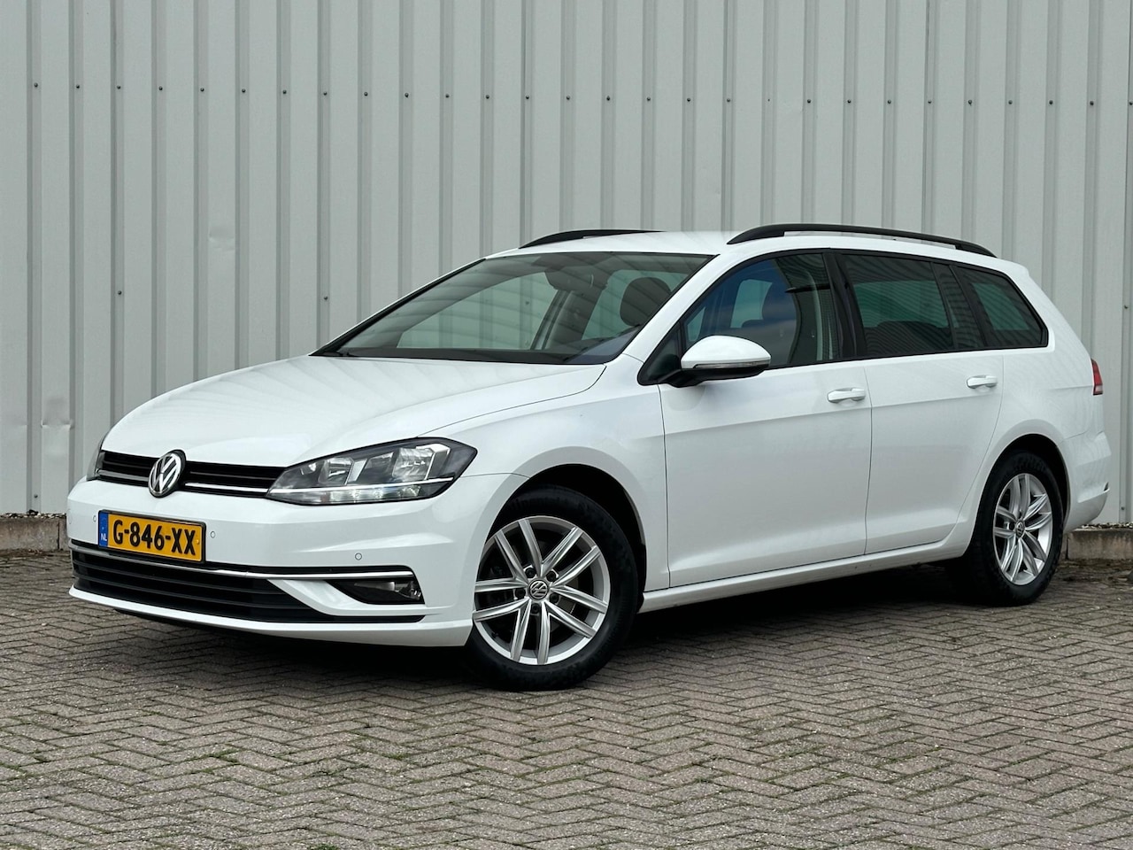 Volkswagen Golf Variant - 1.0 TSI Highline|Aut|Adaptive-cruise|Carplay|PDC|Navi - AutoWereld.nl
