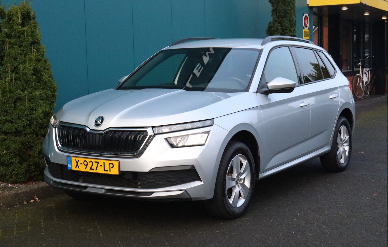 Skoda Kamiq - 1.0 TSI Sport Business CARPLAY|CRUISE|DAB|LED|ECC|PDC|LMV - AutoWereld.nl