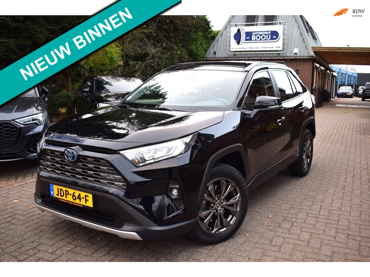 Toyota RAV4 - 2.5 Hybrid Executive AUTOM /PANO DAK/NAVI/ADAP CRUISE/CARPLY/AIRCO ECC/CAMERA/XENON/BLUETO - AutoWereld.nl