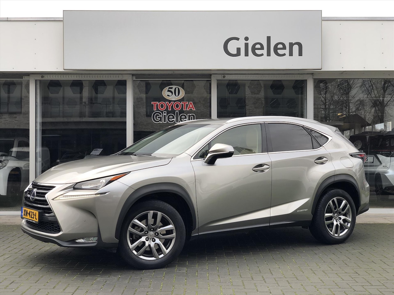 Lexus NX - 300h AWD Luxury Line | Trekhaak, Navigatie, Leer, Stoelverwarming, Parkeersensoren, 18 inc - AutoWereld.nl