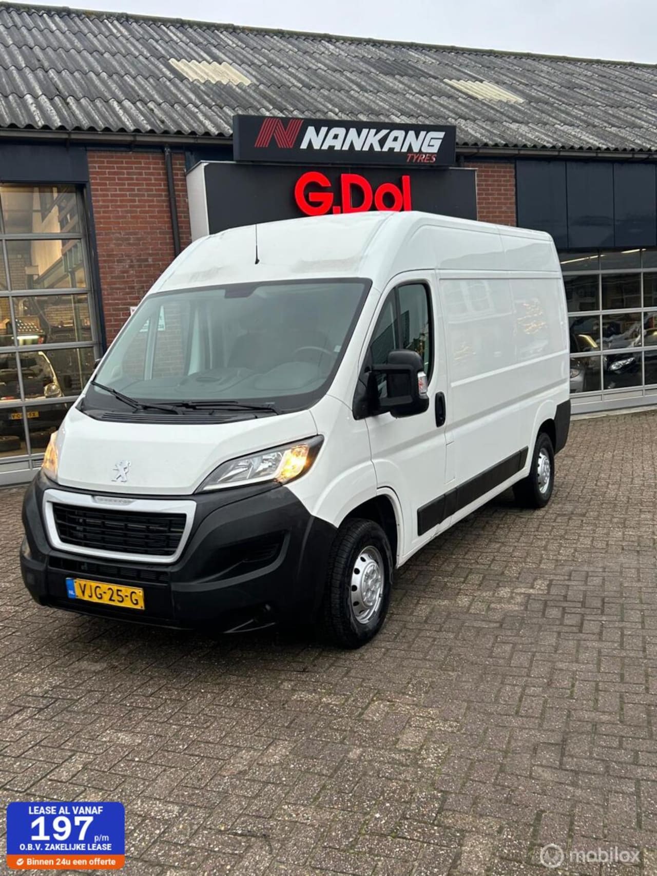 Peugeot Boxer - Bestel 330 2.2 BlueHDi 140 L2H2 Premium - AutoWereld.nl