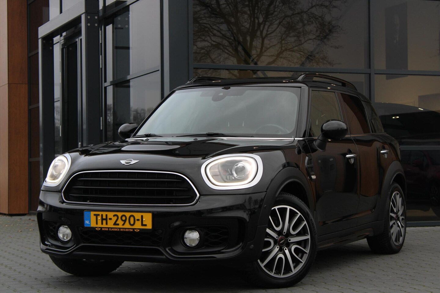 MINI Countryman - 1.5 Cooper JCW-pakket AUT | Pano | Harman/Kardon | Leder - AutoWereld.nl