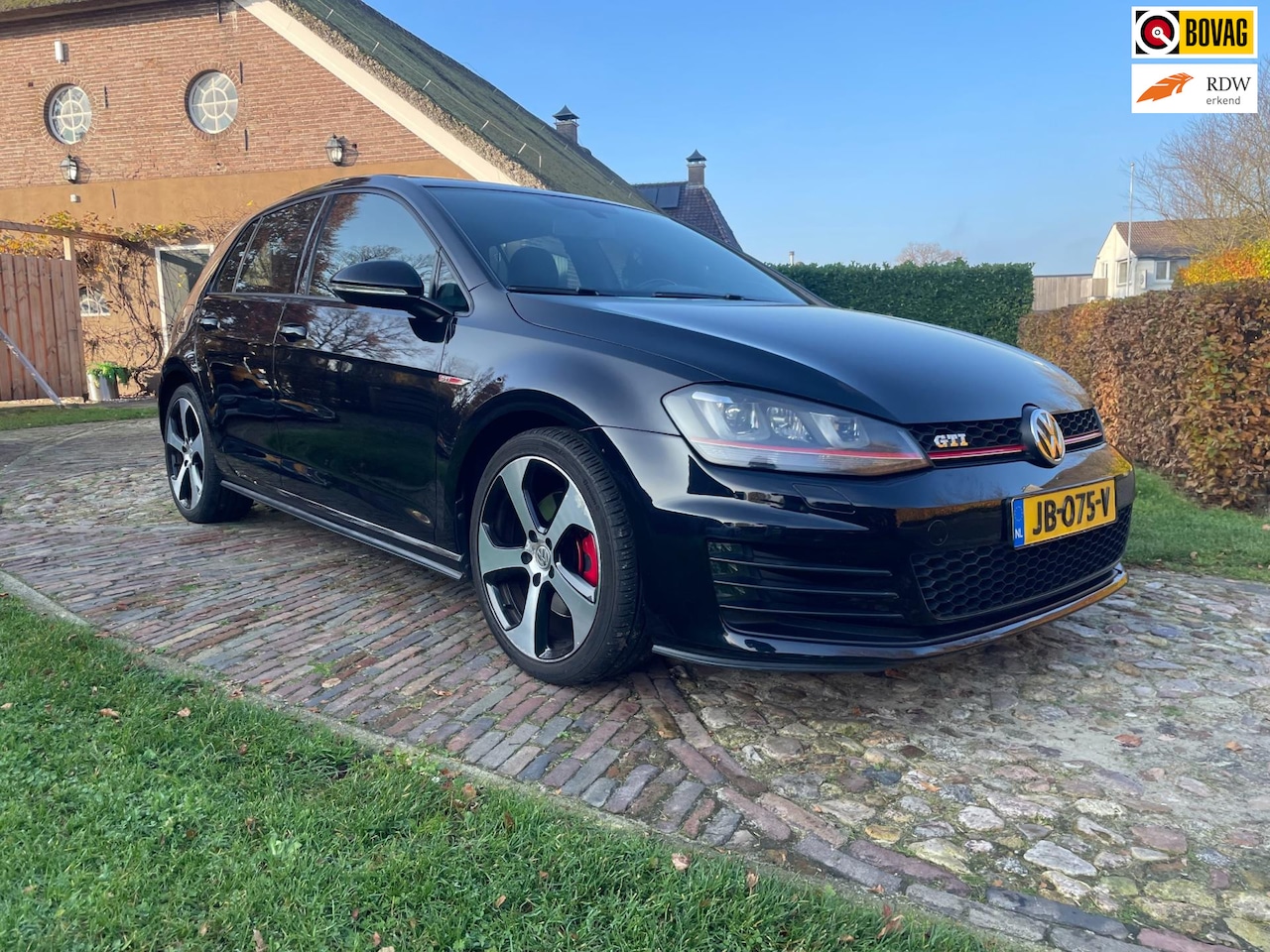 Volkswagen Golf - 2.0 GTI-PANO-LEER-CAMERA-18"-Fender sound- - AutoWereld.nl