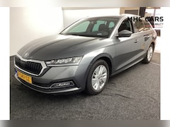 Skoda Octavia Combi - 1.0 TSI Ambition | PDC | Trekhaak | Getint glas |* 27 t/m 31 dec eindejaarsshow