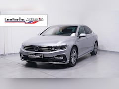 Volkswagen Passat - 1.5 TSI R-Line Business + Rijklaar Navi Stoel- en voorruitverwarming Led matrix Apple Carp