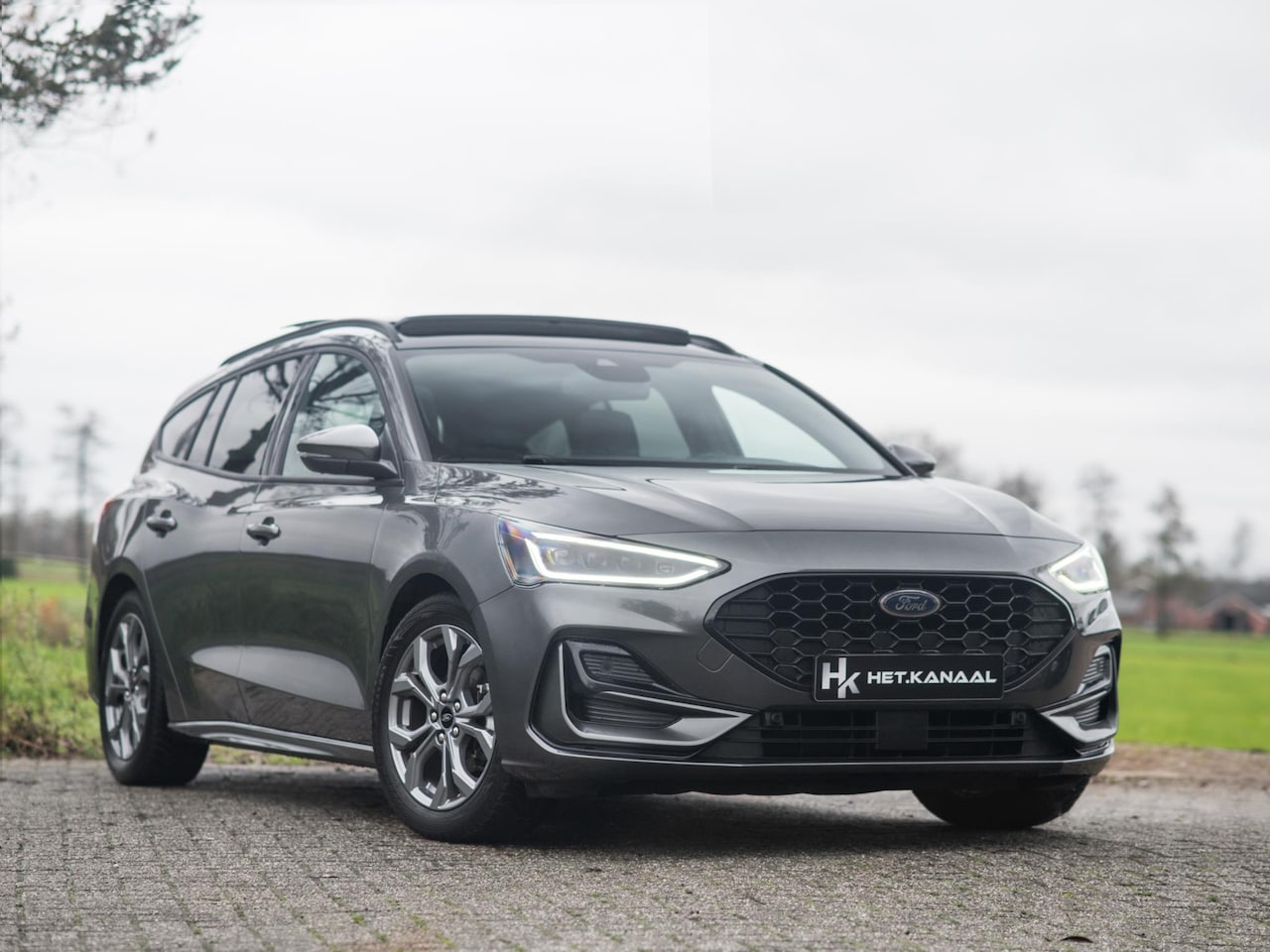 Ford Focus Wagon - 1.0 EcoBoost Hybrid ST Line X Pano Virtual Keyless Trekhaak - AutoWereld.nl
