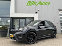 BMW X1 - SDrive18i Executive * Panoramadak * Head-up display * Stoelverwarming
