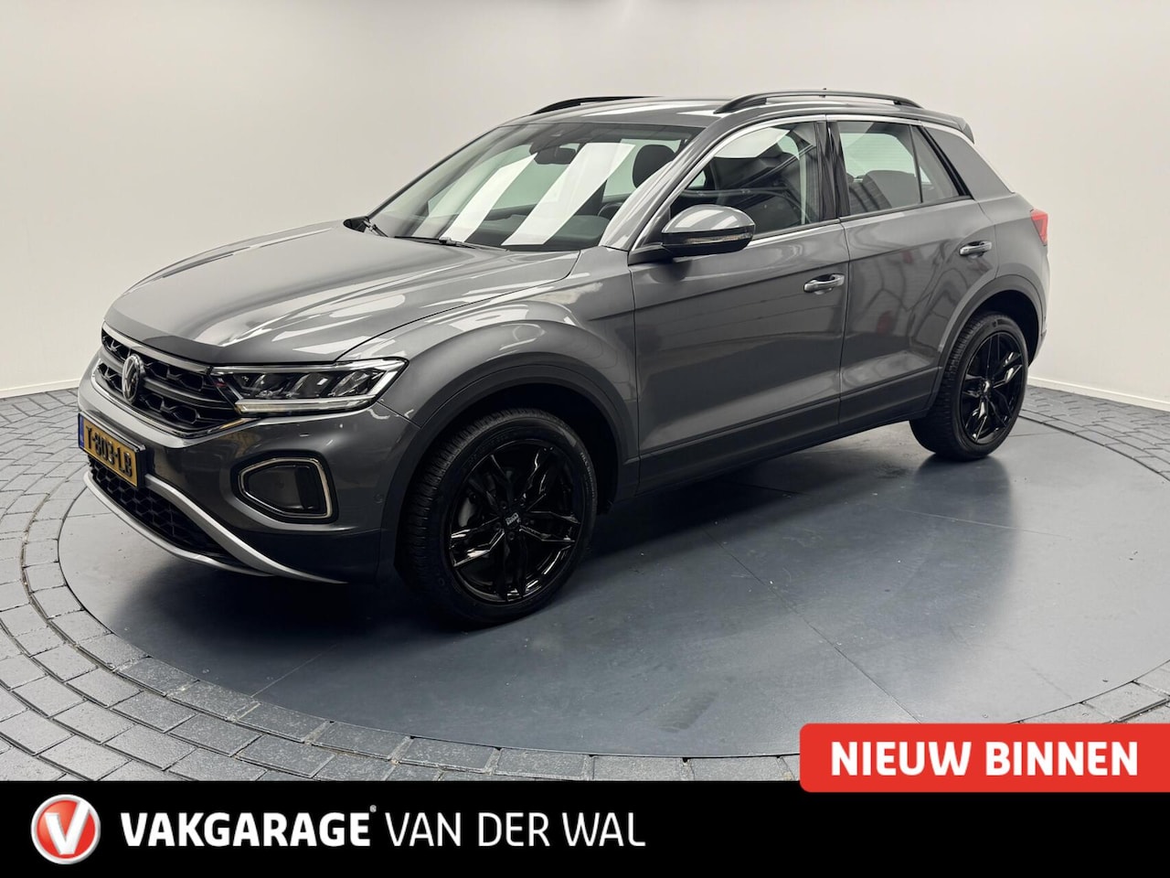 Volkswagen T-Roc - 1.0 TSi Style Navigatie-Adapt.Cr.contr-Clima-Carplay-Camera-Stoelverwarming-LED-Parkeersen - AutoWereld.nl