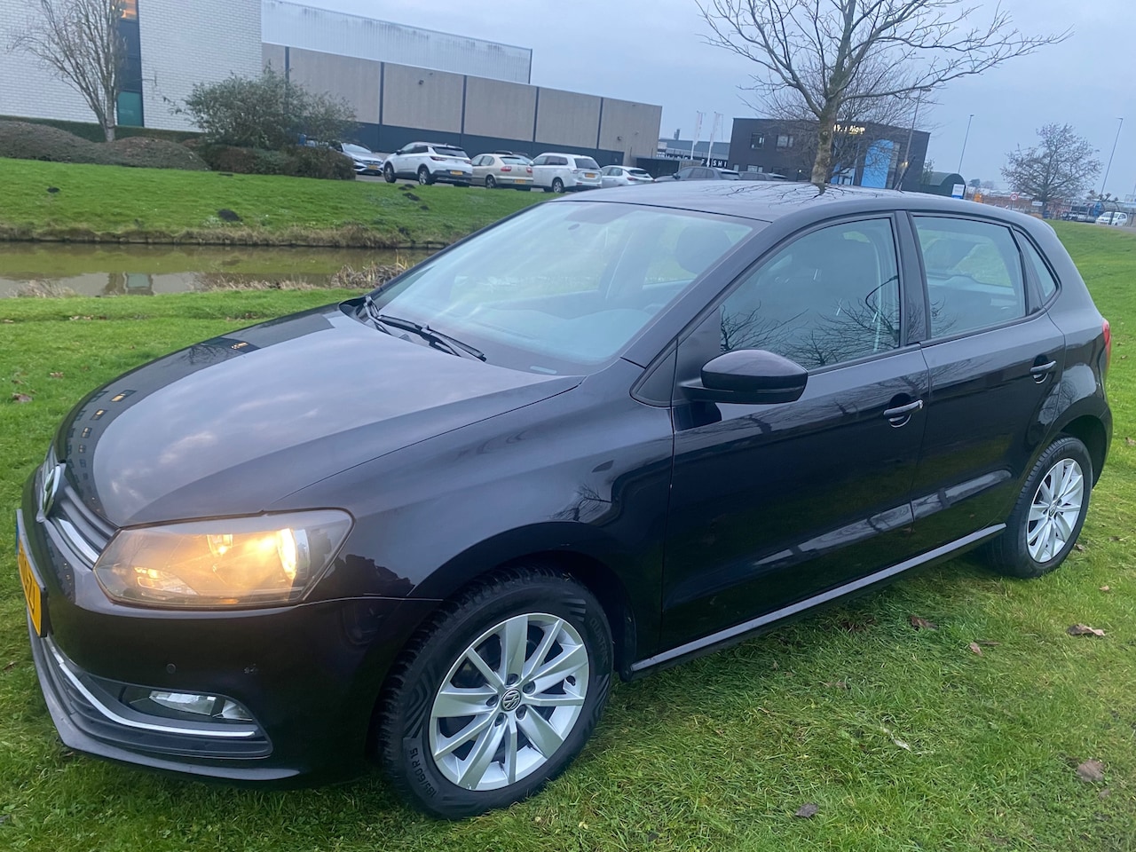Volkswagen Polo - 2015 * 1.2 TSI Highline * 214.D KM * APK * Euro6 - AutoWereld.nl
