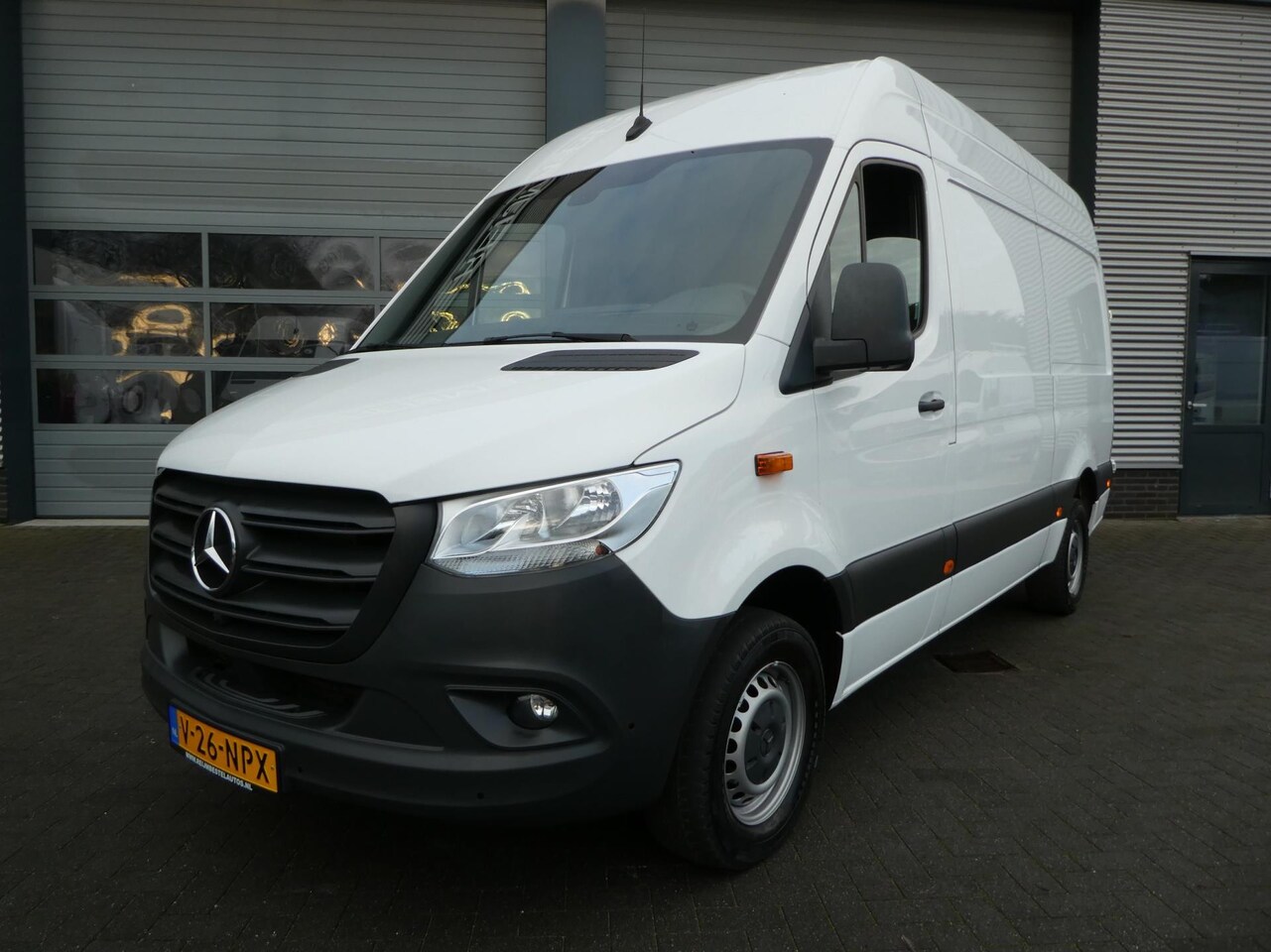 Mercedes-Benz Sprinter - 317 CDI L2H2 automaat airco camera navigatie pdc - AutoWereld.nl