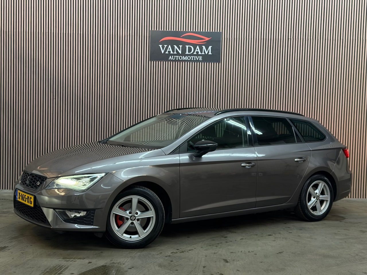 SEAT Leon ST - 1.4 EcoTSI FR 2016 DSG LED NAVI CRUISE CLIMA TREKHAAK - AutoWereld.nl