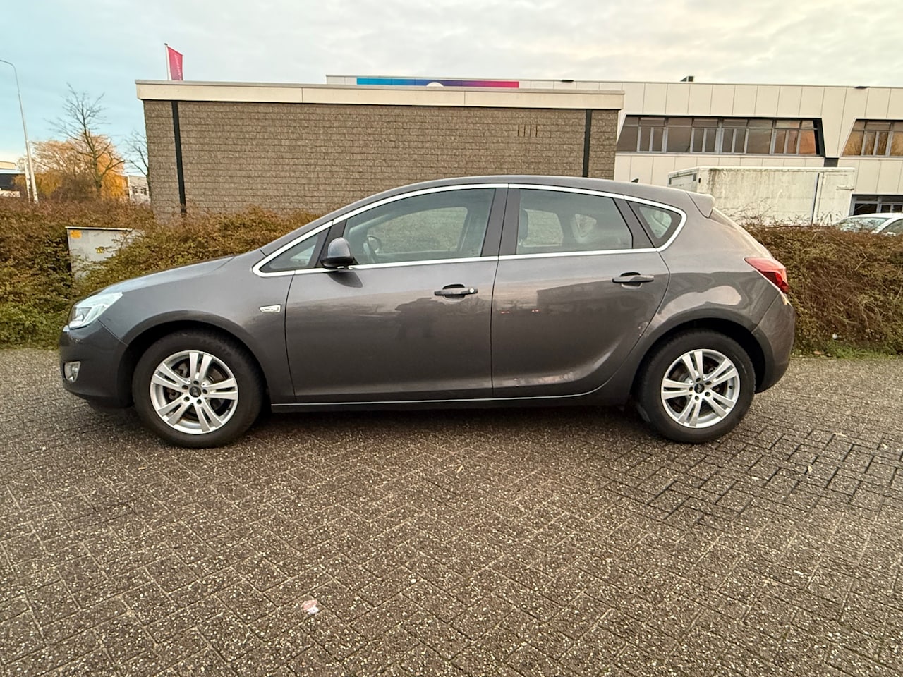 Opel Astra - 1.6 Cosmo - Automaat - AutoWereld.nl